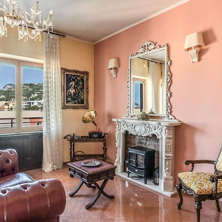 Appartement La Musica In The Heart Of Sorrento, 100 M From Station Extérieur photo
