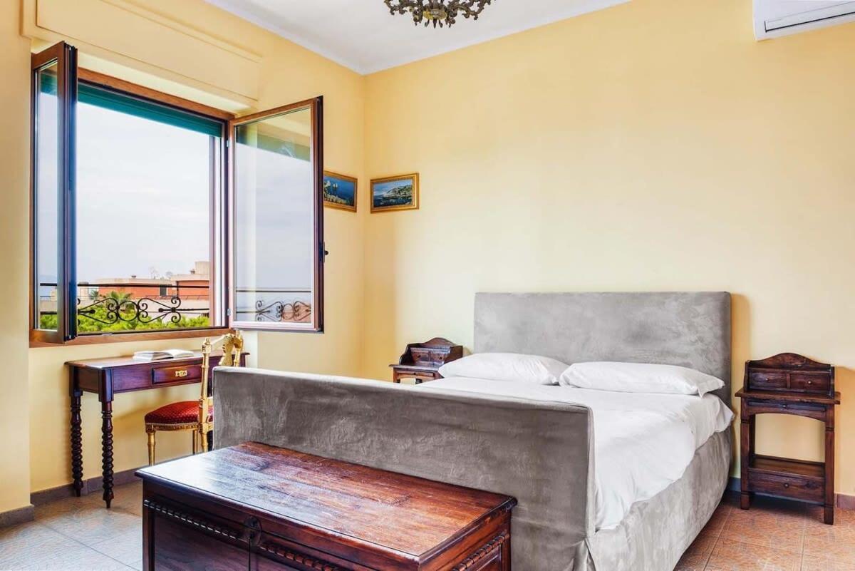 Appartement La Musica In The Heart Of Sorrento, 100 M From Station Extérieur photo
