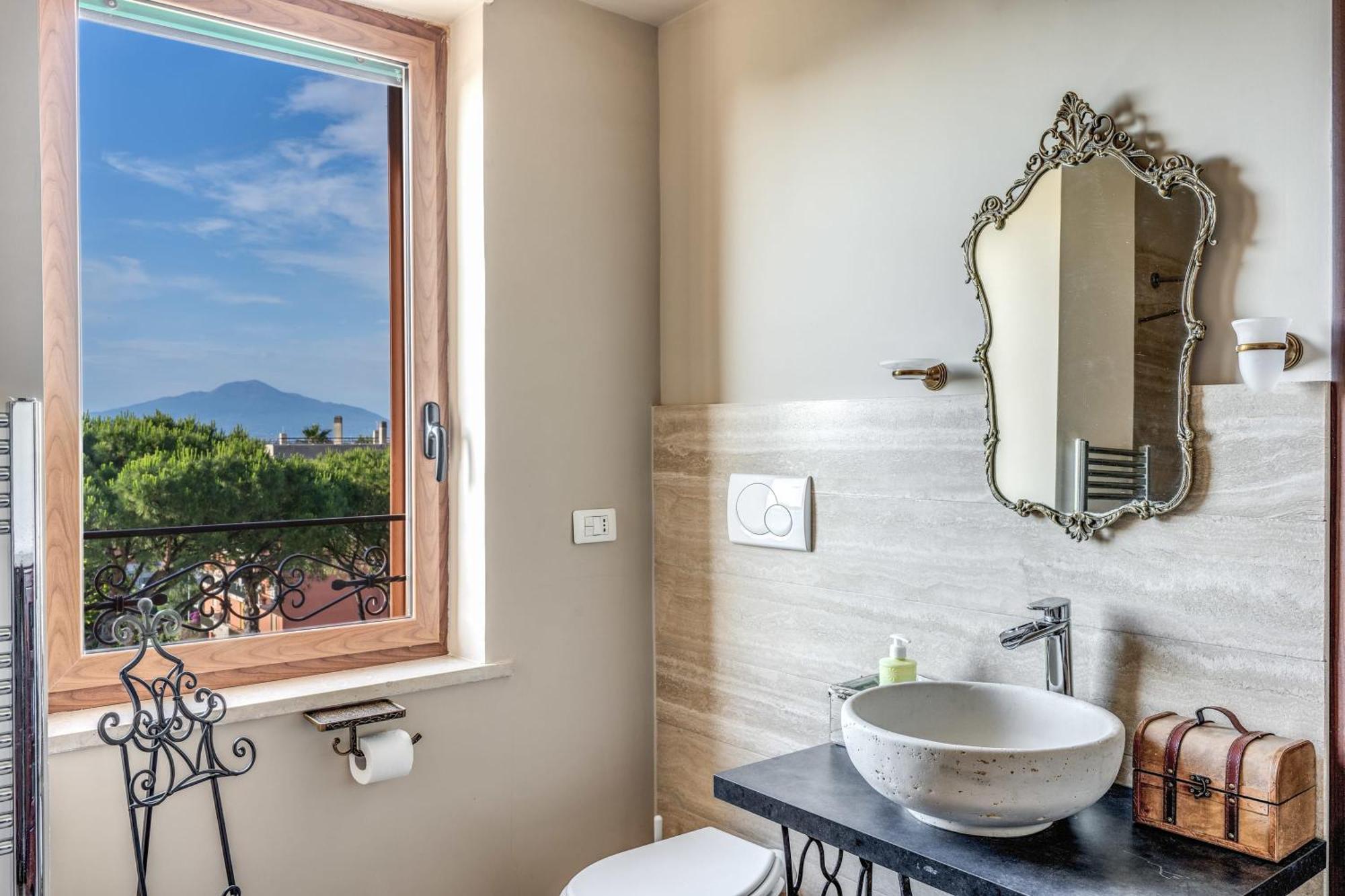 Appartement La Musica In The Heart Of Sorrento, 100 M From Station Extérieur photo