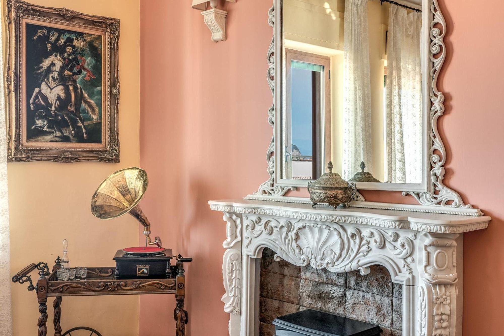Appartement La Musica In The Heart Of Sorrento, 100 M From Station Extérieur photo